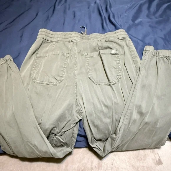 UNIONBAY women’s Jogger Pants - Olive Green EUC - Picture 4 of 4